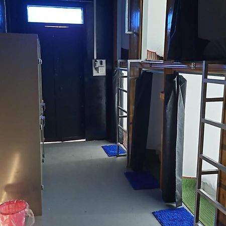 Kai Lions International Capsule Hostel Pakse Esterno foto
